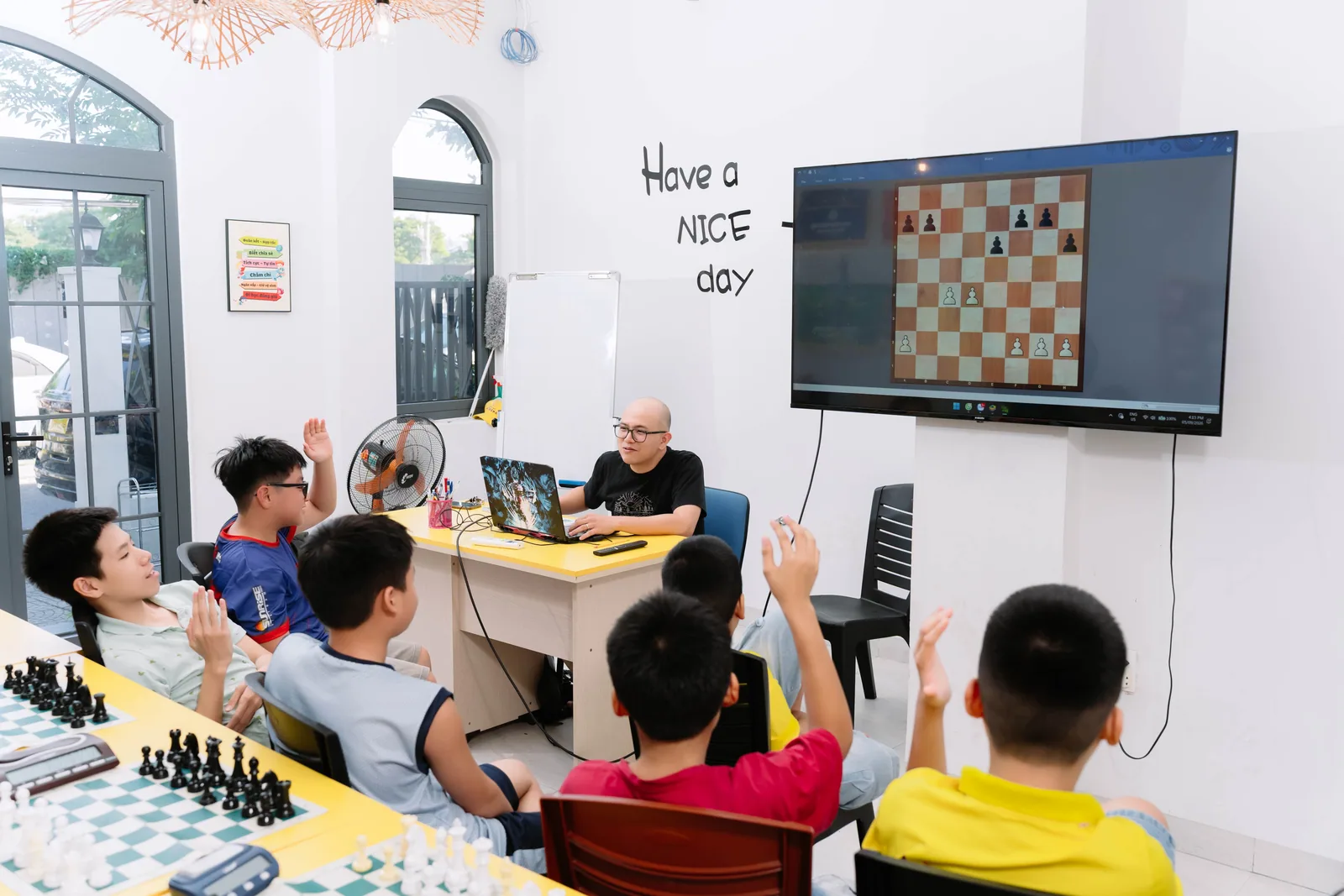 Truyện thầy bói xem voi — bài học chiếu odkryty trong cờ vua